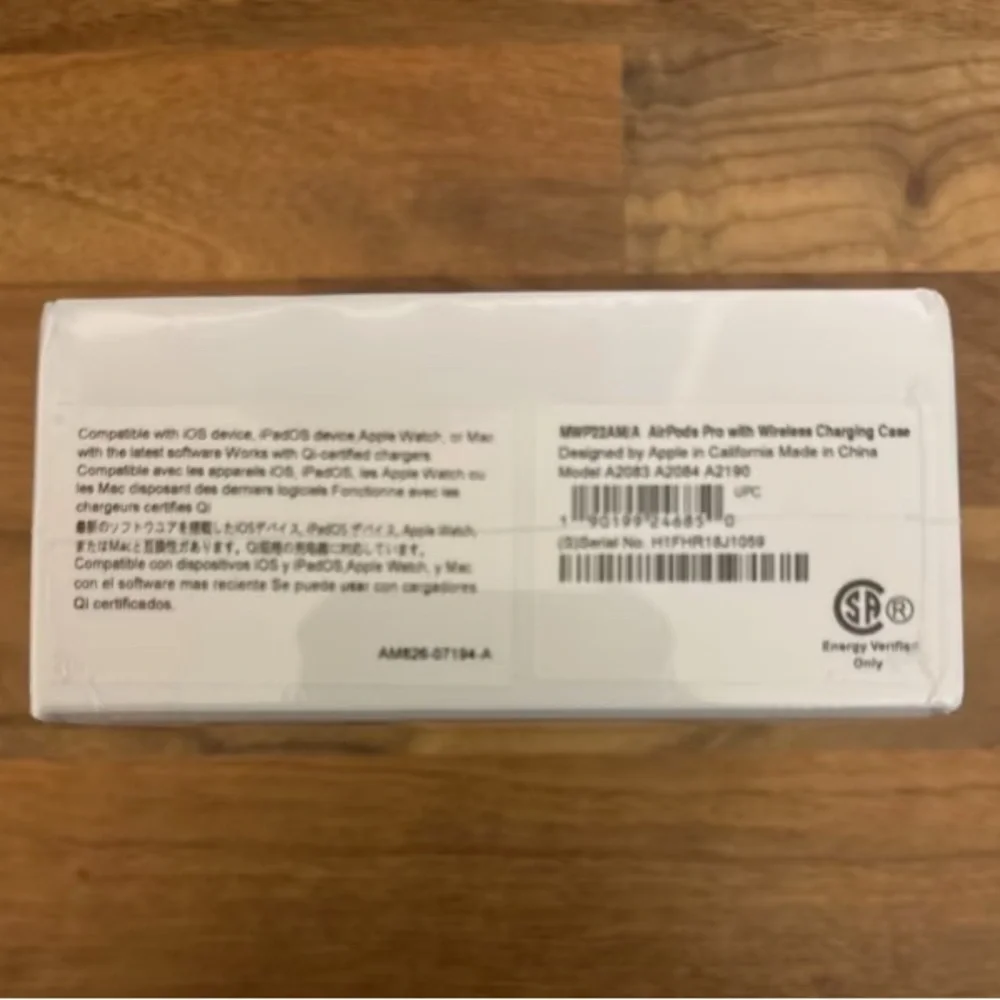 Apple White Wireless Earbuds with Noise Cancellation